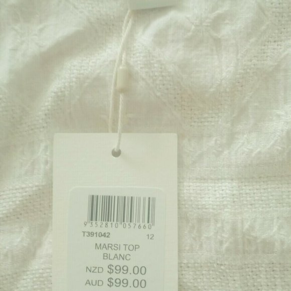 TIGERLILY Marsi Bell Sleeve Crop Top NWT RRP$99 - Picture 7 of 8